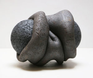 Sculpture céramique abstraite; explorer la plasticité et l'expression de l'argile est un stage animé par jane Norbury, à Point Fusion Formation