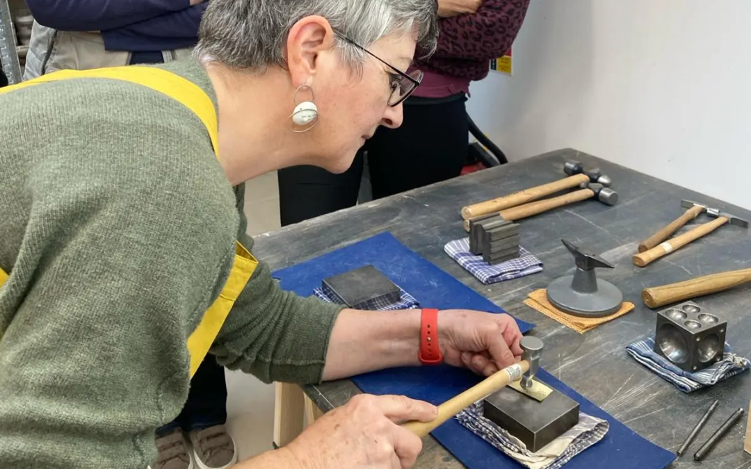 Accompagnement de projet professionnel : bijoux céramique / Nuria Soley / Point Fusion Formation