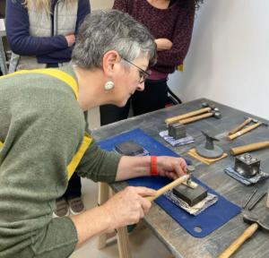 Accompagnement de projet professionnel : bijoux céramique / Nuria Soley / Point Fusion Formation